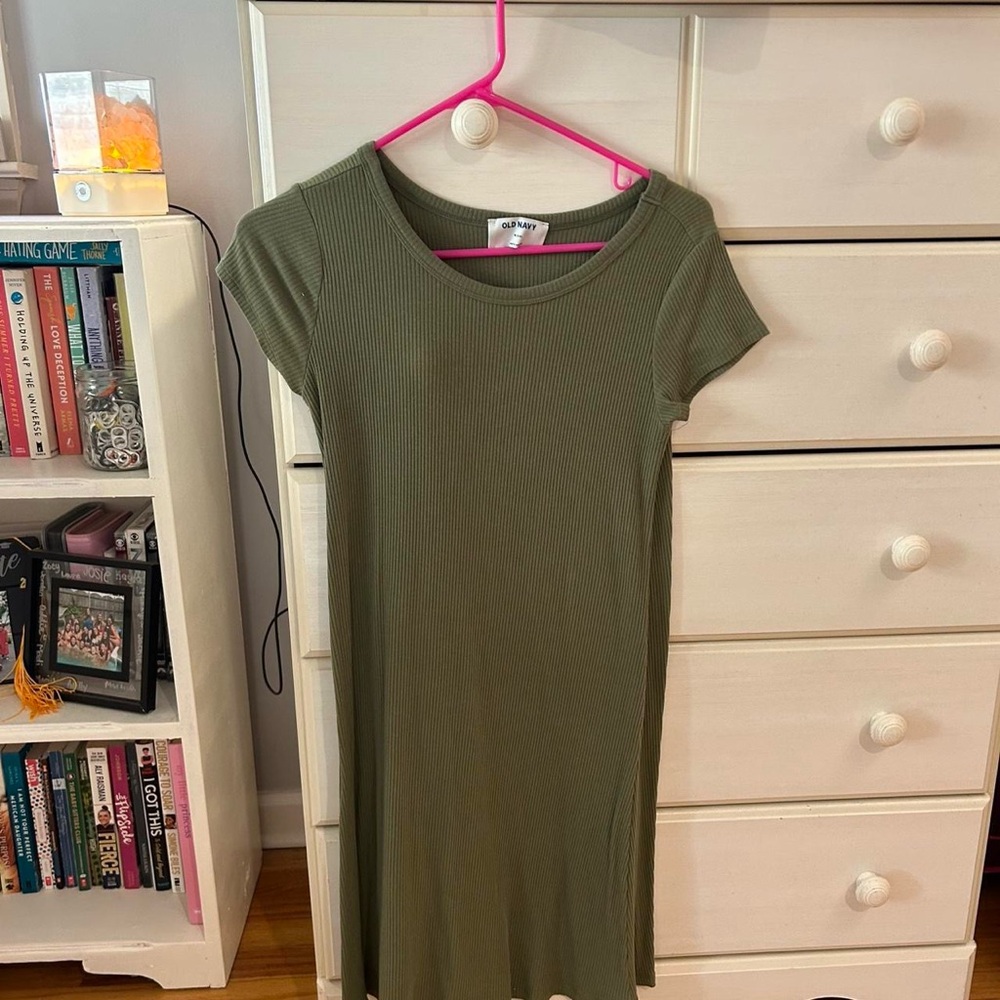 Green ribbed midi dress